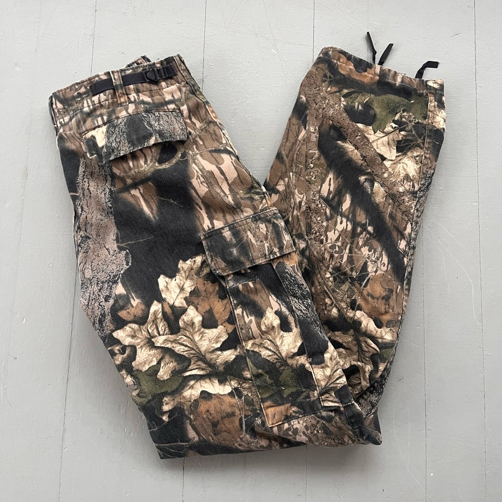 Vintage 1999 Camouflage Cargo Pants with adjustable waist